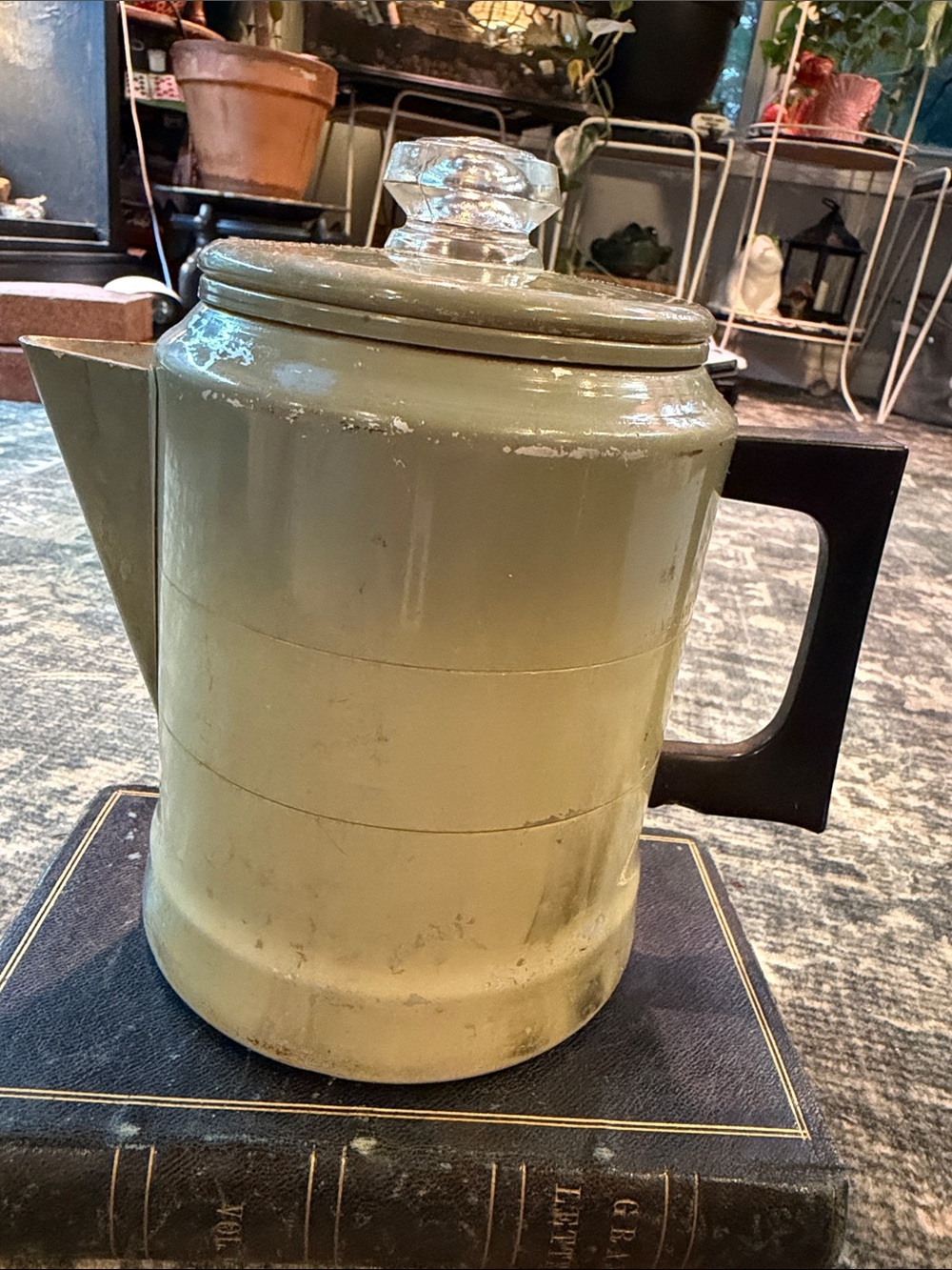 Vintage avocado green aluminum 7 cup coffee percolator.